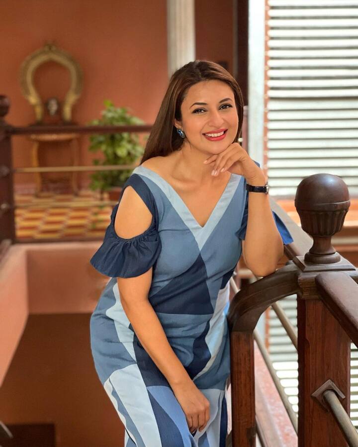 सोशल मीडिया के दौर में सेलेब्रिटी होना कोई आसान बात नहीं. क्योकि उन्हें अक्सर ट्रोलिंग का सामना करना पड़ता है. ऐसा ही कुछ इन दिनों टीवी एक्ट्रेस दिव्यांका त्रिपाठी भी झेल रही हैं. (फोटो – सोशल मीडिया)