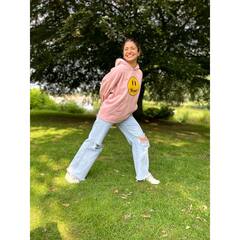 PICS: Anushka Sharma Flaunts Her Million Dollar Smile As She 'Casually Poses' In Park