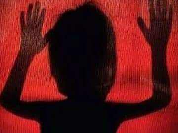 Delhi cantt 9 year old girl suspicious death seeks justice सियासत के सरमायेदारों से इंसाफ की भीख मांग रही मासूम बालिका की चीख