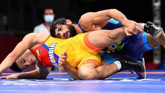 Tokyo Olympics 2020, Ravi Dahiya and Deepak Poonia make a great start in wrestling, secure a place in the semifinals Tokyo Olympics 2020: ਕੁਸ਼ਤੀ 'ਚ ਰਵੀ ਦਹੀਆ ਤੇ ਦੀਪਕ ਪੂਨੀਆ ਦੀ ਸ਼ਾਨਦਾਰ ਸ਼ੁਰੂਆਤ, ਸੈਮੀਫਾਈਨਲ 'ਚ ਥਾਂ ਪੱਕੀ