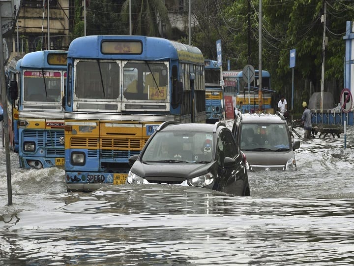 India Monsoon Update Today 4 August Rain Possibility in these states including Bihar West Bengal Uttrakhand India Monsoon Update: बंगाल, बिहार, उत्तराखंड समेत कई राज्यों में आज भारी बारिश के आसार, जानिए अपडेट