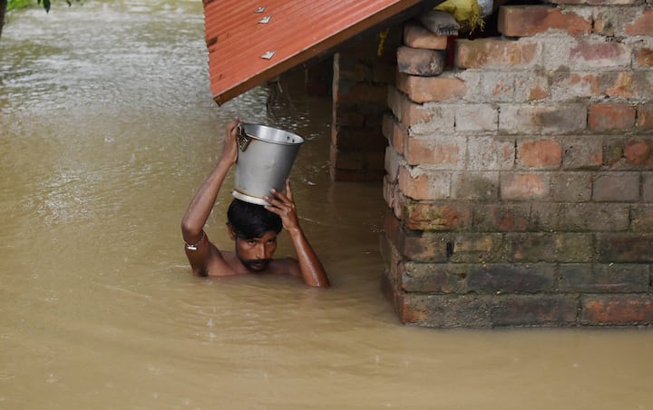 পাশাপাশি আমতা ২ নম্বর ব্লকে দ্বীপ অঞ্চল ভাটোরা ও ঘোড়াবেড়িয়া চিতনান সম্পূর্ণ বিচ্ছিন্ন।