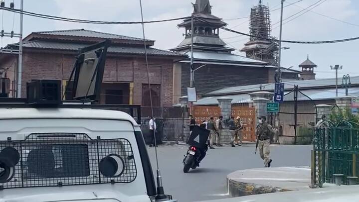 BREAKING| Explosion Near Jamia Masjid In Kashmir On 2nd Anniversary Of Article 370 Abrogation Explosion Near Jamia Masjid In Srinagar On 2nd Anniversary Of Article 370 Abrogation, No Casualty