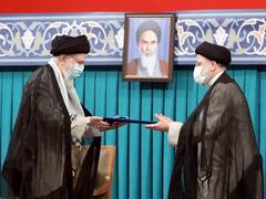 Ebrahim Raisi oath: क्षेत्रीय तनाव के बीच ईरान के नए राष्ट्रपति इब्राहिम रईसी ने ली शपथ, तस्वीरों में देखें