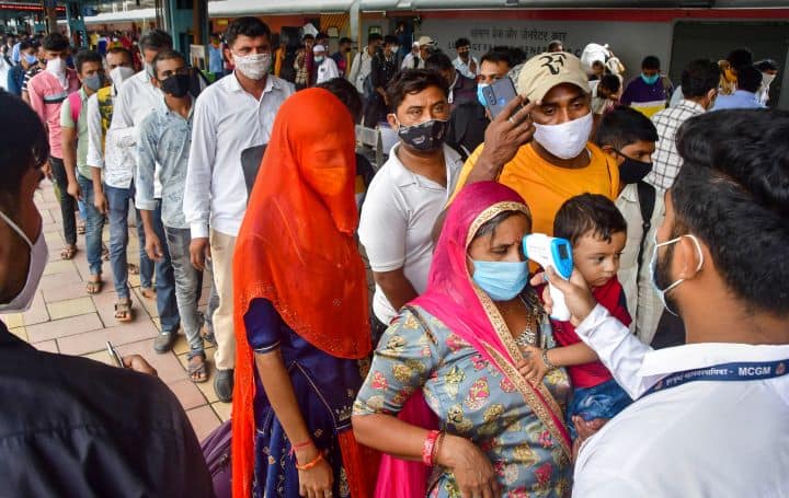 India Coronavirus Updates: 6 दिन बाद 35 हजार से कम दर्ज हुए कोरोना मामले, 24 घंटे में 417 संक्रमितों की मौत