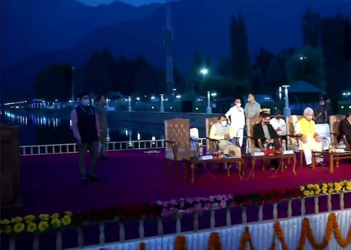 The main purpose of the new film policy is to make Kashmir a ‘favorite and shooting-friendly destination’. The cast and crew of ‘Laal Singh Chaddha’ is shooting in Ladakh since the past one month. (Source-ANI)