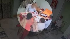 Visaka Lands: దేవాదాయ శాఖ డిప్యూటీ కమిషనర్ పై ఇసుక చల్లిన అసిస్టెంట్ కమిషనర్