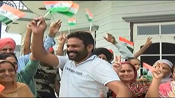 Tokyo Olympic 2020 : भारतीय पुरुष हाॅकी संघाच्या विजयानंतर दिग्गजांकडून अभिनंदनाचा वर्षाव ABP Majha