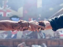 RRR NTR: చాలా రోజుల తర్వాత ఎన్టీఆర్ ఐడీ కార్డు వేసుకున్నాడట.. వైరల్‌ అవుతున్న RRR సెట్‌లోని ఫొటోలు