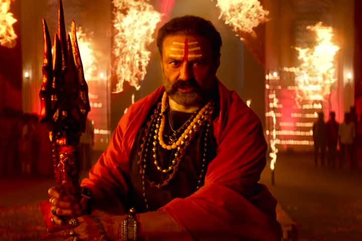 అఖండ - బాలయ్య నటించిన ఈ సినిమా కూడా జనవరి 15న వస్తుందని టాక్.