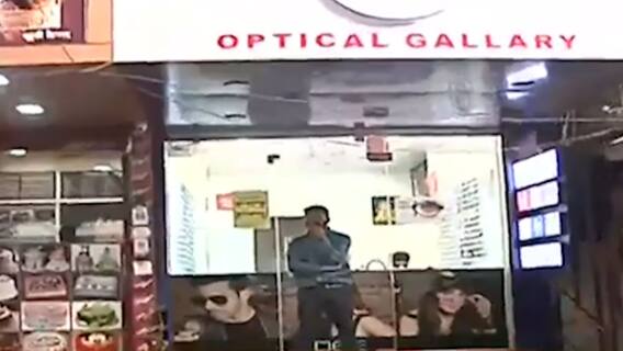 Pune : पुण्यातील व्यापाऱ्यांवर सलग दुसऱ्या दिवशी कारवाई, नियम मोडत आजही 4 वाजेनंतर दुकानं सुरू ठेवली