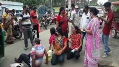 Ashoknagar: অশোকনগরে ভ্যাকসিন না পাওয়ার অভিযোগ, পুলিশের সঙ্গে ধস্তাধস্তি, লাঠিচার্জ