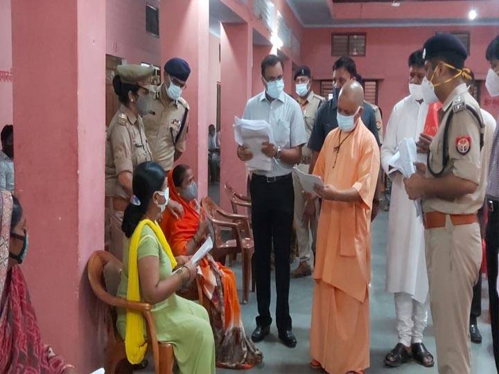 CM Yogi strict on Land Mafia during Janta Darshan Gorakhpur Uttar Pradesh ann Gorakhpur: जनता दर्शन में भू-माफियाओं पर सख्त दिखे सीएम योगी, दिया कार्रवाई का निर्देश