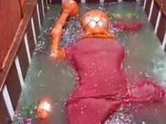 Prayagraj Flood: लेटे हुए हनुमान मंदिर तक पहुंचा बाढ़ का पानी, कपाट बंद, प्रयागराज के डूबने का खतरा बढ़ा