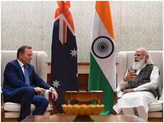 ऑस्ट्रेलिया के पूर्व पीएम टोनी एबॉट से मिले पीएम मोदी, द्विपक्षीय संबंधों पर हुई चर्चा ऑस्ट्रेलिया के पूर्व पीएम टोनी एबॉट से मिले पीएम मोदी, द्विपक्षीय संबंधों पर हुई चर्चा