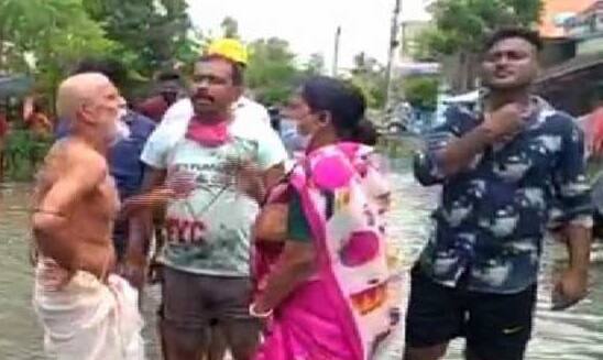 East Midnapore Haldia BJP MLA TMC councillor faces protest flood affected people East Midnapore: হলদিয়ায় বিক্ষোভের মুখে বিজেপি বিধায়ক, তৃণমূল কাউন্সিলরকে ঘেরাও জলবন্দি মানুষের