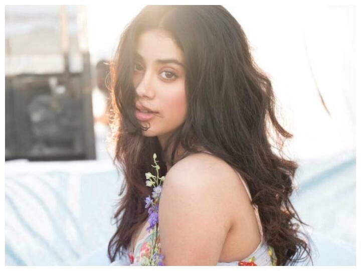 Janhvi Kapoor is crazy about fitness dance and diet is her simple mantra to stay fit Fitness को लेकर क्रेजी हैं Janhvi Kapoor, Dance और Diet है उनका फिट रहने का सिंपल मंत्र