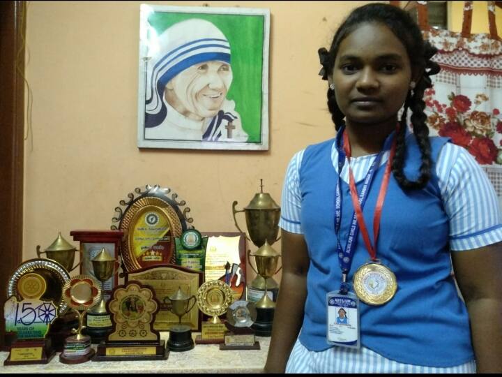Vellore young artist seeks government help to escape from poverty வறுமையில் சிக்கித் தவிக்கும் 'கலை இளமணியின்' சோக பின்னணி!