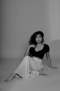 Shivathmika Rajashekar Photos: హీరోగారి కూతురు.. హొయలు పోతుందే..