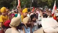 Punjab में नौकरी पक्की करने की मांग को लेकर बिजली विभाग के कर्मचारियों का प्रदर्शन, हुआ लाठीचार्ज