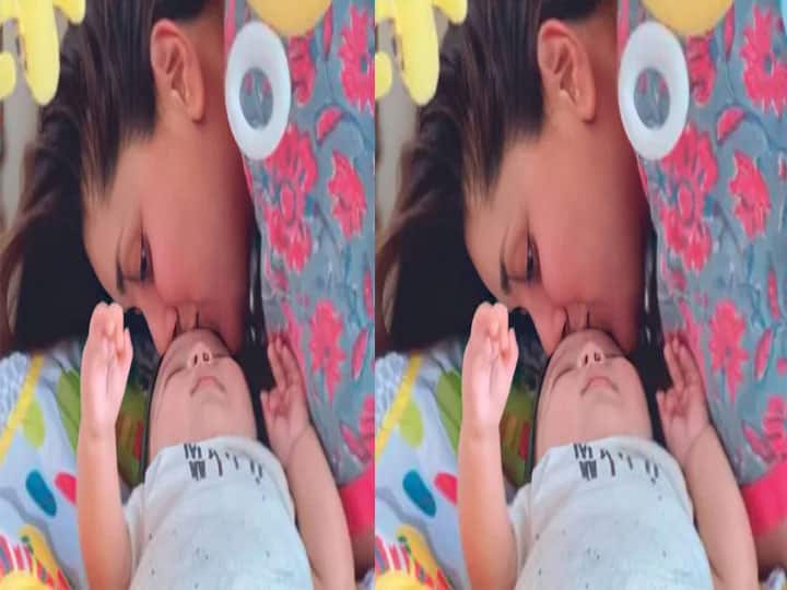 Kareena Kapoor shares picture of her son Taimur and Jeh Together on Instagram, See their Cuteness in latest Picture Kareena Kapoor Second Son Photo: मम्मी करीना कपूर ने दोनों लाडलों की एक साथ शेयर की तस्वीर, देखते ही आ जाएगा Taimur और Jeh पर प्यार