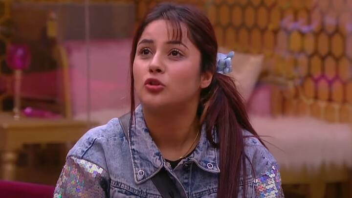 बिग बॉस के घर का डायलॉग नंबर 1, शहनाज गिल बिग बॉस 13 की सबसे पॉपुलर कंटेस्टेंट थी. उनका डायलॉग 'क्या करूं मर जाऊं. तुम्हारी फीलिंग्स, फीलिंग ..त्वाडा कुत्ता टॉमी..साड्डा कुत्ता कुत्ता..' बहुत हिट हुआ