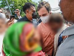 Twitter ने राहुल गांधी का ट्वीट हटाया, शेयर की थी रेप पीड़िता के माता-पिता की तस्वीर