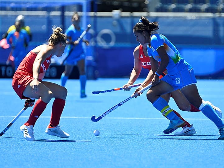 Tokyo Olympics 2020 Indian Women's Hockey team loses to Great Britain, 4-3 in the Bronze Medal match Tokyo Olympics Women's Hockey: पोरी हरल्या पण मनं जिंकली... भारतीय महिला हॉकी संघाचं कांस्यपदक हुकलं, ग्रेट ब्रिटनकडून 4-3 असा पराभव