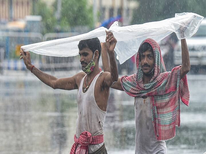 Delhi Monsoon Update: Rain forecast for next two days in Capital, Yellow alert issued Delhi Monsoon Update: दिल्ली में अगले दो दिन बारिश का अनुमान, येलो अलर्ट जारी
