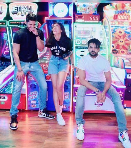 Varun, Sana and Vishal had a lot of fun and were seen having a gala time playing games. [pic credit: Instgaram/Varun Sood]