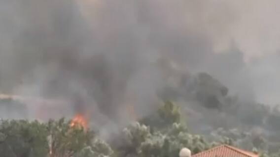Greece battles wildfire, several people rescued | Viral Express