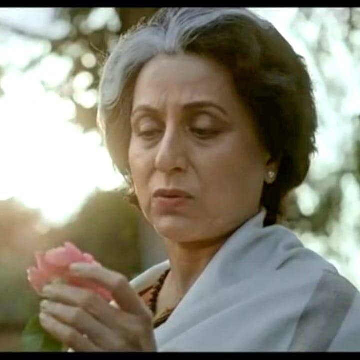 बॉलीवुड एक्टर विवेक ओबेरॉय की फिल्म पीएम नरेंद्र मोदी में टीवी की फेमस एक्ट्रेस किशोरी शहाणे ने इंदिरा गांधी का किरदार निभाया था. उनका ये लुक काफी वायरल भी हुआ था.