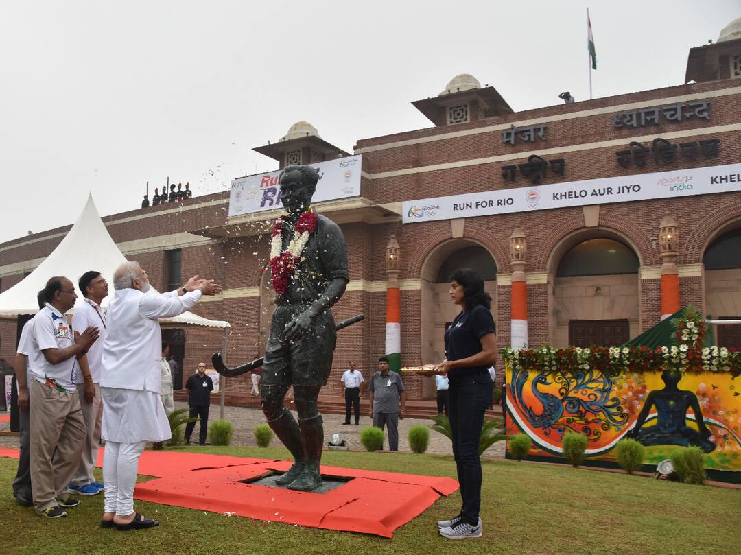 Khel Ratna Award will hereby be called the Major Dhyan Chand Khel Ratna Award सरकार का बड़ा फैसला: राजीव गांधी खेल रत्न पुरस्कार का नाम हॉकी के जादूगर मेजर ध्यानचंद के नाम पर हुआ, पीएम मोदी ने की घोषणा