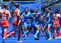 In Pics: గ్రేట్ బ్రిటన్ చేతిలో కాంస్య పోరులో టీమిండియా ఓటమి... మైదానంలోనే కన్నీటి పర్యంతమైన ప్లేయర్లు