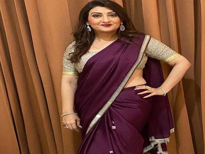 टीवी एक्ट्रेस जूही परमार को उनके मशहूर शो कुमकुम से पहचान मिली थी. जूही परमार को सलमान खान के शो बिग बॉस में भी देखा गया था और उन्होंने यह शो जीता भी था. आपको बता दें, इसके बाद एक्ट्रेस ने शो संतोषी मां से कमबैक किया था. लेकिन इस शो में उन्हें कुछ खास पसंद नहीं किया गया था. फिर उसके बाद उन्होंने वो शो छोड़ना सही समझा. इन दिनों वो शो हमारी वाली गुड न्यूज में नज़र आ रही हैं.