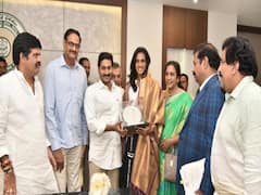PV Sindhu: ఏపీ సీఎం జగన్‌ను కలిసిన పీవీ సింధు... విశాఖలో త్వరలో అకాడమీ ప్రారంభం