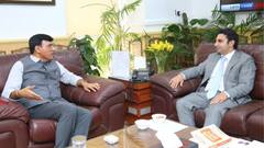 COVID-19 Vaccine: রাজ্যে কোভিশিল্ডের আকাল, কেন্দ্রীয় স্বাস্থ্যমন্ত্রীর সঙ্গে বৈঠক সিরাম ইন্সটিটিউটের CEO-র