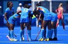 In Pics: గ్రేట్ బ్రిటన్ చేతిలో కాంస్య పోరులో టీమిండియా ఓటమి... మైదానంలోనే కన్నీటి పర్యంతమైన ప్లేయర్లు