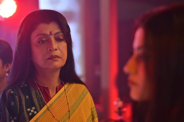 সেদিন যেন অভিনয় পেশাটাকে নতুন করে চিনেছিলেন দেবশ্রী। বলছেন, 'মনে হয়েছিল, এমন একটা পেশাকে বেছেছি, সেখানে যখন খুশি যা খুশি হতে পারে। সেদিন মনে হয়েছিল, ভবিষ্যতে এমন অনেক শট দিতে হতে পারে। অভিনেত্রী হিসাবে আমায় সেই দায়িত্ব পালন করতে হবে।'