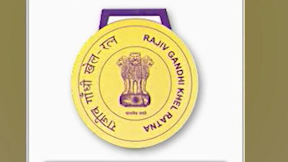 खेलरत्न पुरस्कार ध्यानचंद यांच्या नावाने देणेच योग्य आहे का? ध्यानचंद, राजीव गांधी आणि नवीन पटनायक