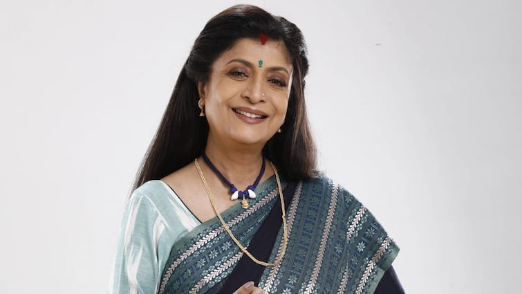 Actress Debashree Roy shares her shooting experience and her new show named Shorbojoya Debashree Roy Update: 'সর্বজয়া ঘরোয়া হলেও, দেবশ্রী রায় চ্যালেঞ্জ নিতে নম্বর ওয়ান'