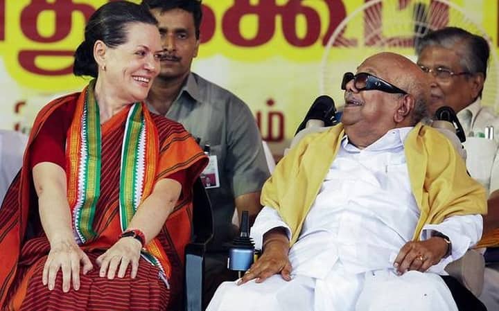 காங்கிரஸ் தலைவர் சோனியாகாந்தியுடன் திமுக தலைவர் கருணாநிதி