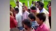 Viral Video: मंगेतर से मिलने पहुंचे युवक की पिटाई, पुलिस ने तीन लोग किए गिरफ्तार | ABP Ganga