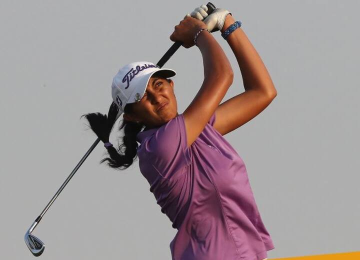 Aditi Ashok in Tokyo Olympics : टोकियो ऑलिम्पिकमध्ये भारताच्या अदिती अशोक या खेळाडूनं भारताकडून दमदार खेळी करत या खेळ प्रकारात भारताला पदकाच्या जवळ नेलं आहे. (Photo Source- @aditigolf)