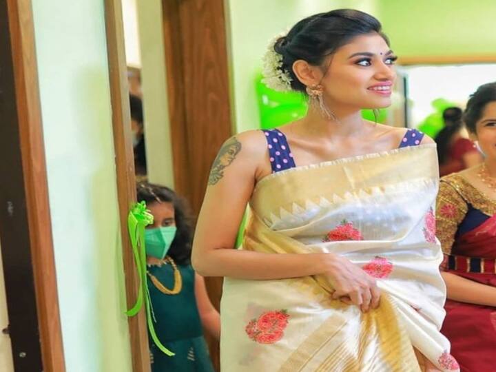 காதல் கதக்களி கண்களில் பார்க்கிறேன் திருவோணம் திருவிழா இதயத்தில் பார்க்கிறேன்