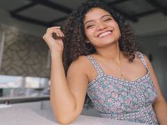 Actress Anna Ben - இவள் சிந்திய சிரிப்பினை மடியில் ஏந்தி கொண்டேன் - அன்னா பென் போட்டோஷூட்!