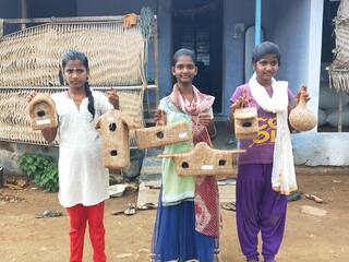 ’குடும்ப பாரத்தை தாங்க குருவிக்கூடு’-தொழில்முனைவோர்களாக மாறிய பெண் குழந்தைகள்...!