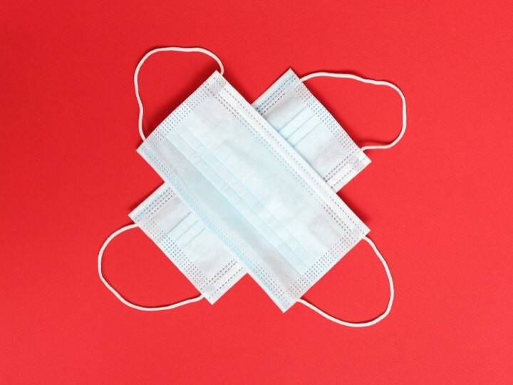 Man sent to mental health facility for not wearing a mask in Singapore train Singapore Corona Guidelines: మాస్క్ పెట్టుకోలేదని.. మెంటల్ హాస్పిటల్‌లో చేర్చారు, ఎక్కడో తెలుసా?