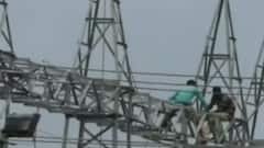 દક્ષિણ ગુજરાતમાં અપૂરતા વરસાદ બાદ વીજળી ડુલ થતા વધી ખેડૂતોની મુશ્કેલી, જુઓ વીડિયો