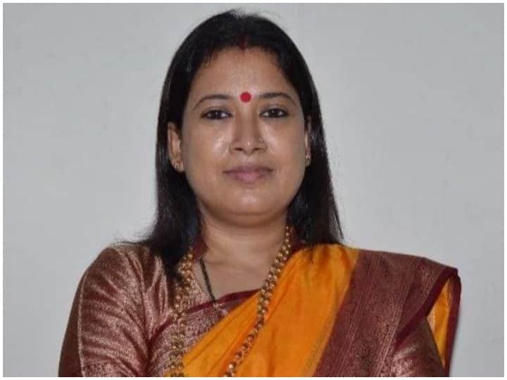 Uttarakhand Non bailable warrant issued against cabinet minister Rekha Aryas husband case is 31 years old ann उत्तराखंड: कैबिनेट मंत्री रेखा आर्य के पति के खिलाफ गैर जमानती वारंट जारी, 31 साल पुराना है मामला